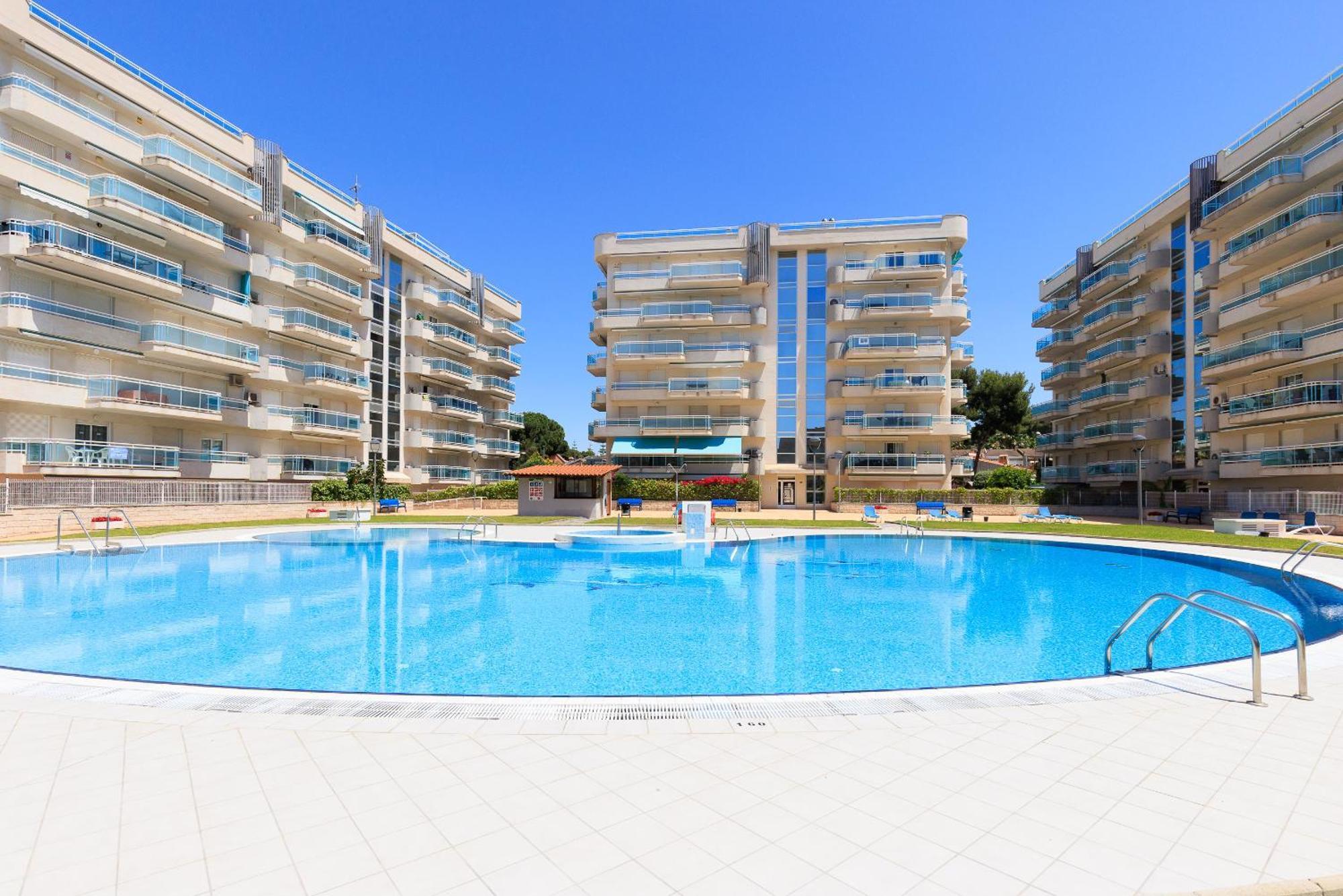 Uhc Larimar Family Complex * Salou