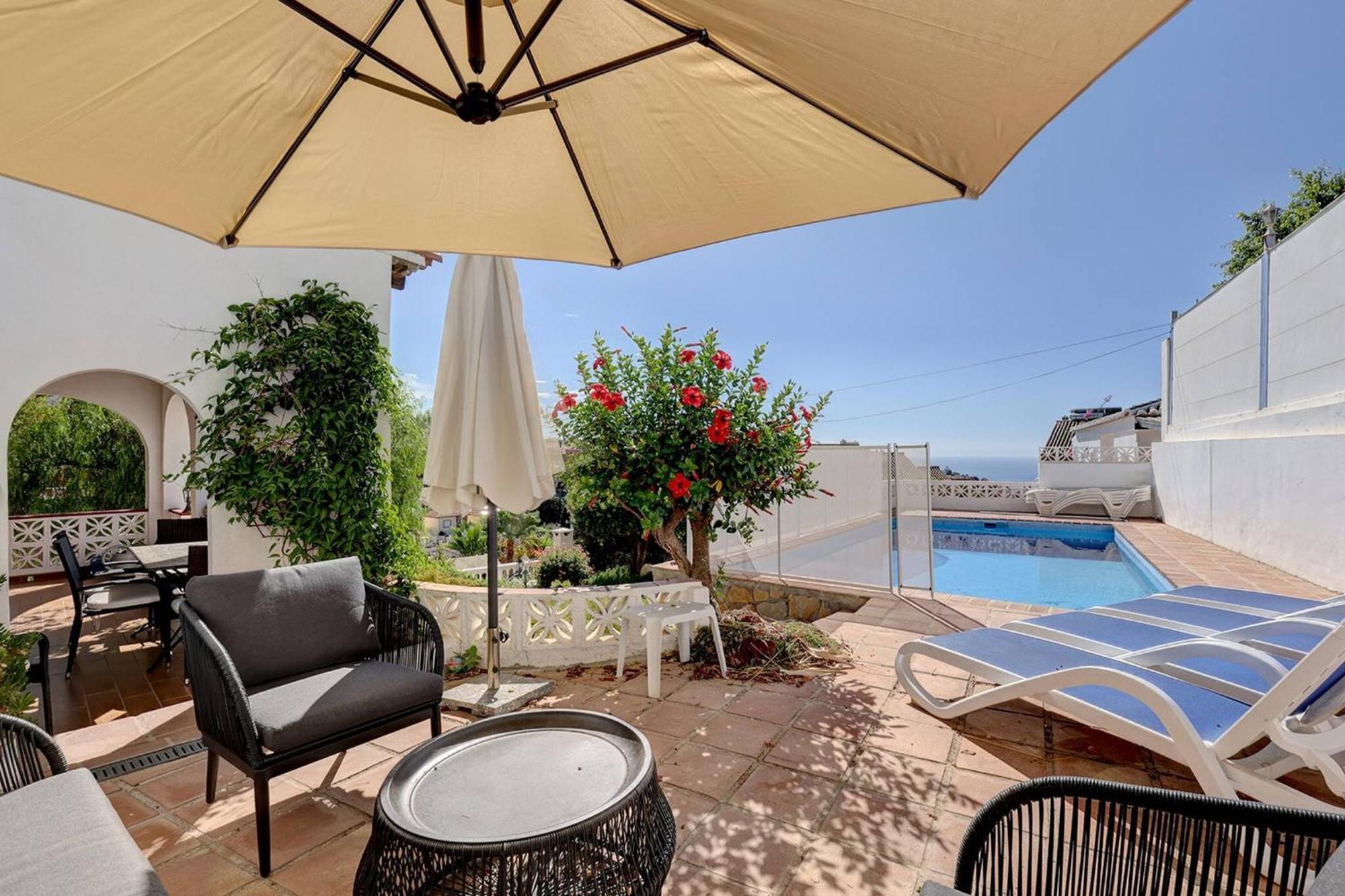 089 Andalusian Style 3 Bed With Office And Private Pool *