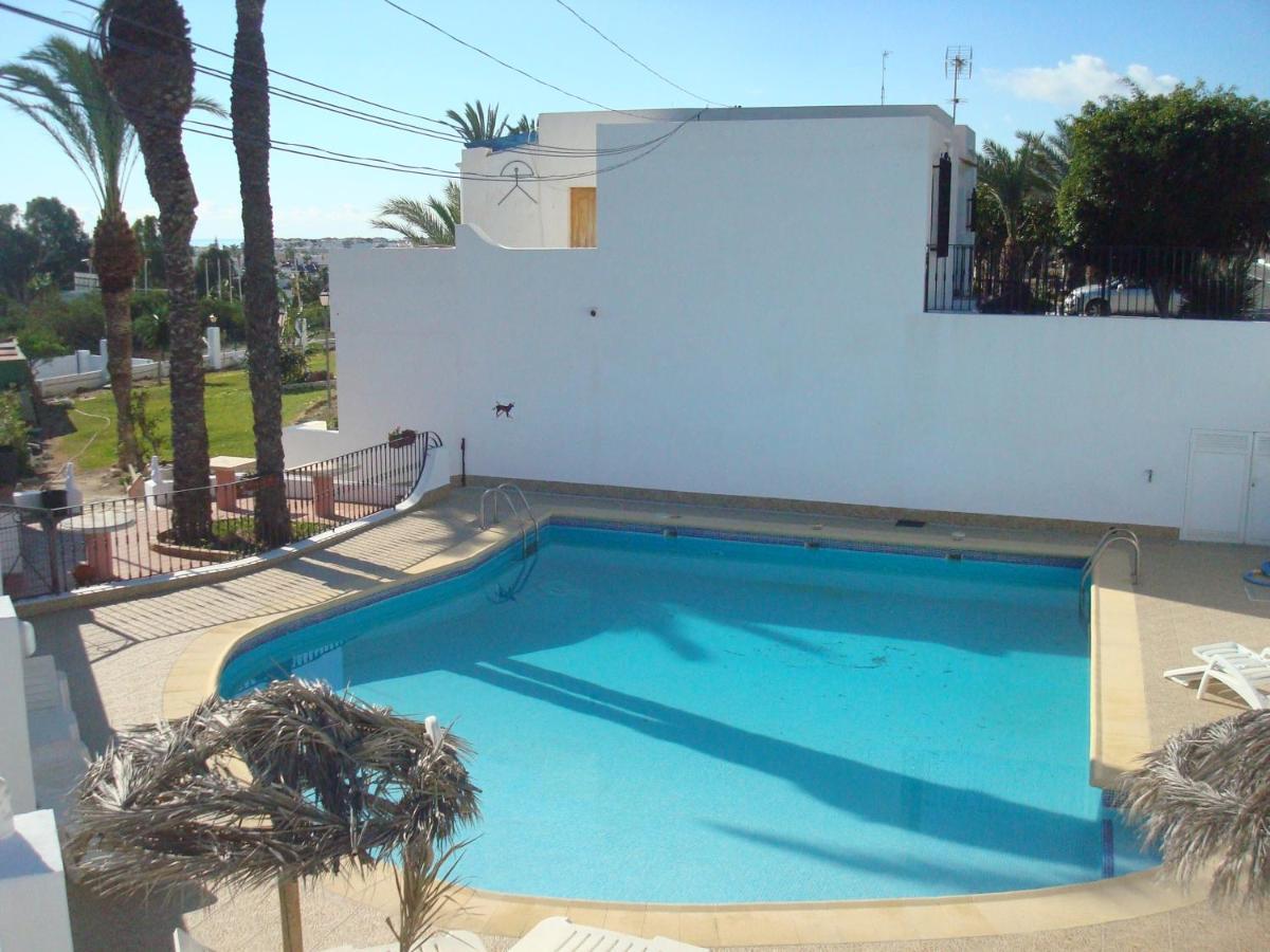 Impressive In Ground Floor With Terrace Of Two Rooms, A A And Pool Casa vacanze