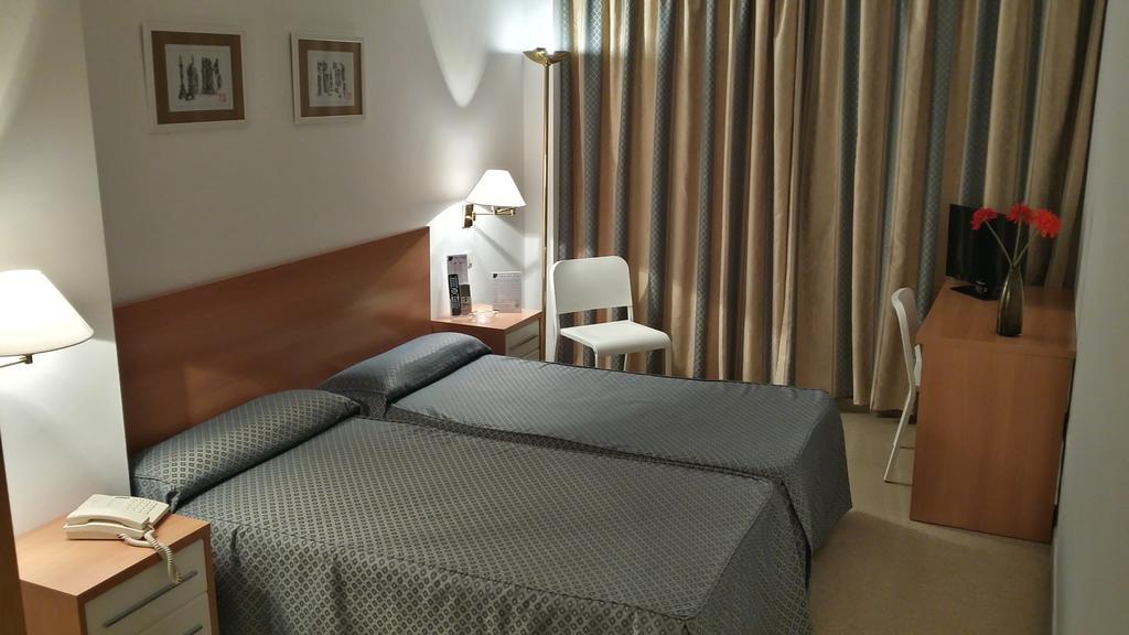 El Paraiso Hotel 2*
