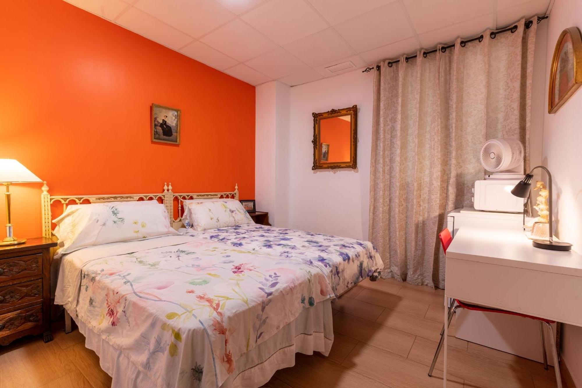 Mirador 2 Del Mercado - Con Bano Privado En El Centro De La Ciudad Vella * Valenza