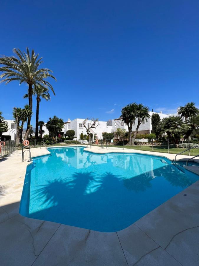 Appartamento Impeccable Large With Immense Terrace And Private Garden Overlooking The Mountain, Featuring 2 Bedrooms And Sleeping Up To 4 Guests Located 100 Meters From Plaza Maestranza